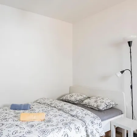 Castle Street Apartment *