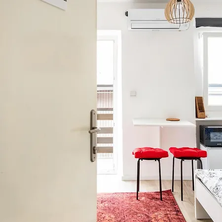 Castle Street Apartment *